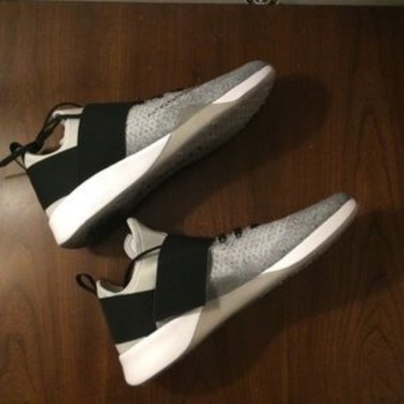 NEW NWT Nike Air Zoom Strong Shoe Trainers - Picture 5 of 7